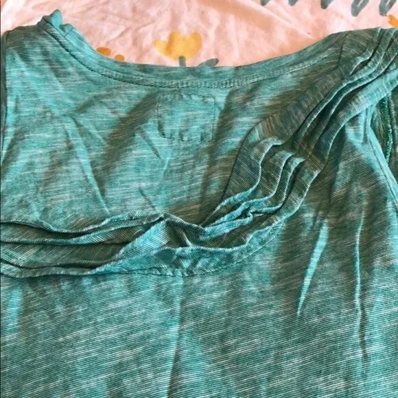 {Anthro}āLittleāYellowĀ ButtonāHeatheredāGreenāTank - Picture 6 of 7